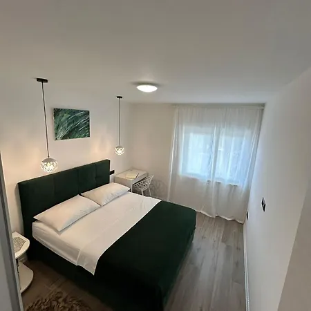 Lux Apartamento Solin