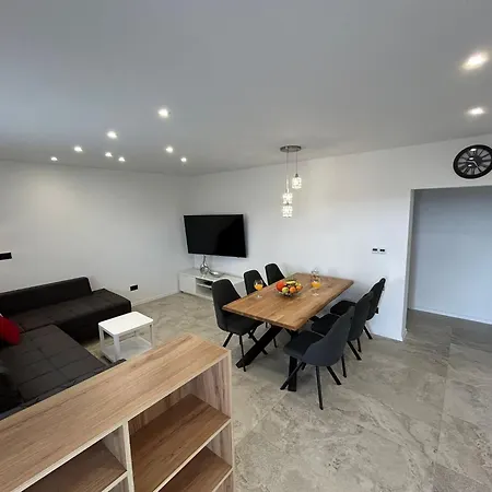 Apartment Lux